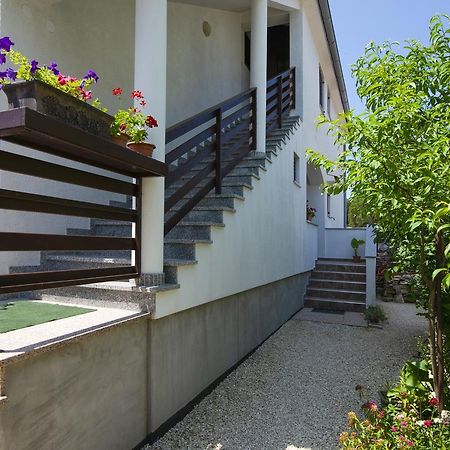 Apartment Maja Штиньян Экстерьер фото