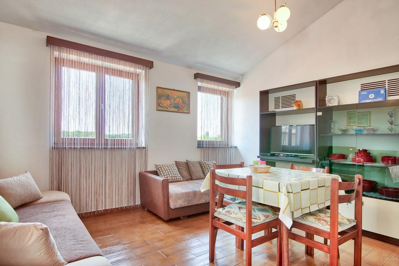 Apartment Maja Штиньян Экстерьер фото