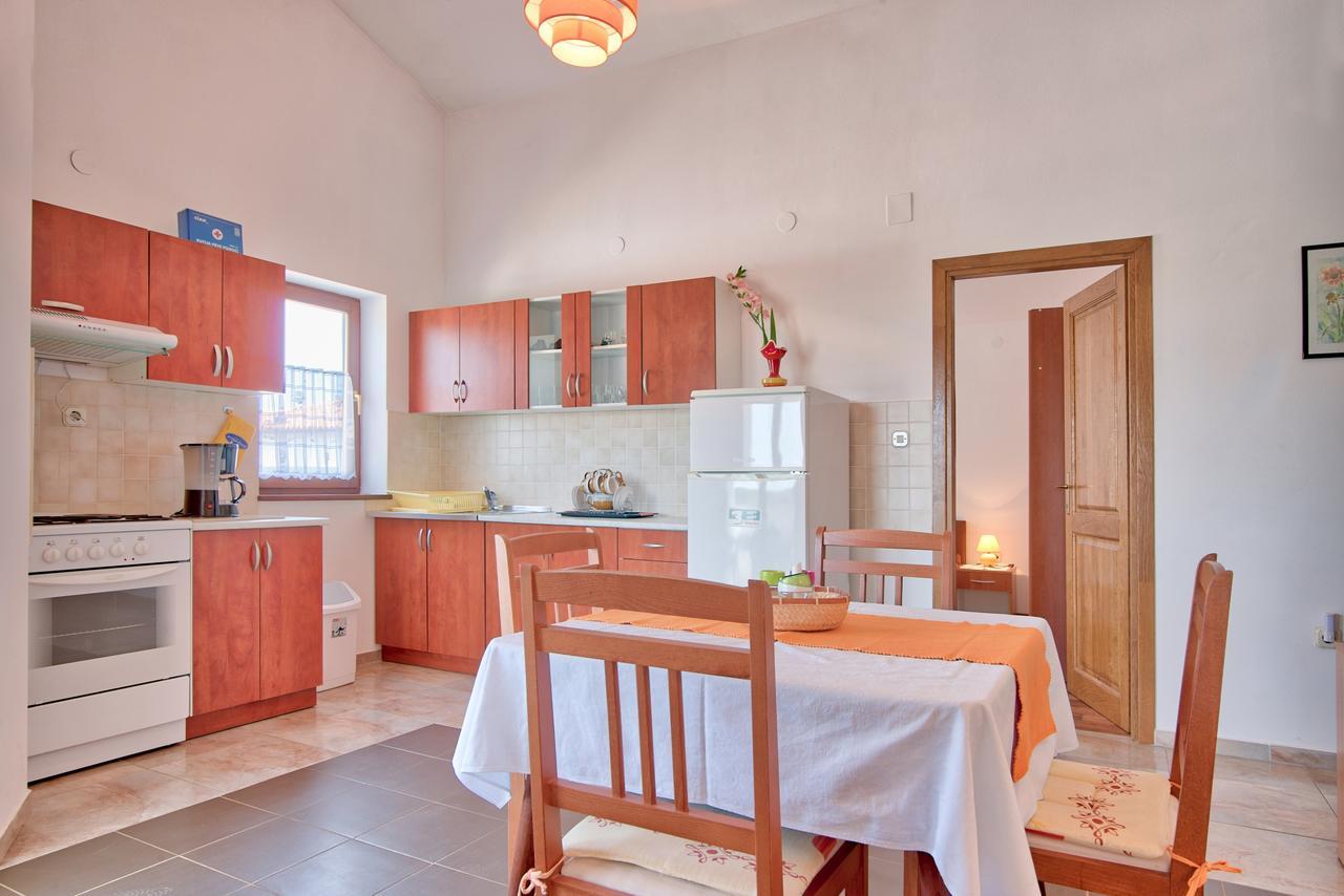 Apartment Maja Штиньян Экстерьер фото