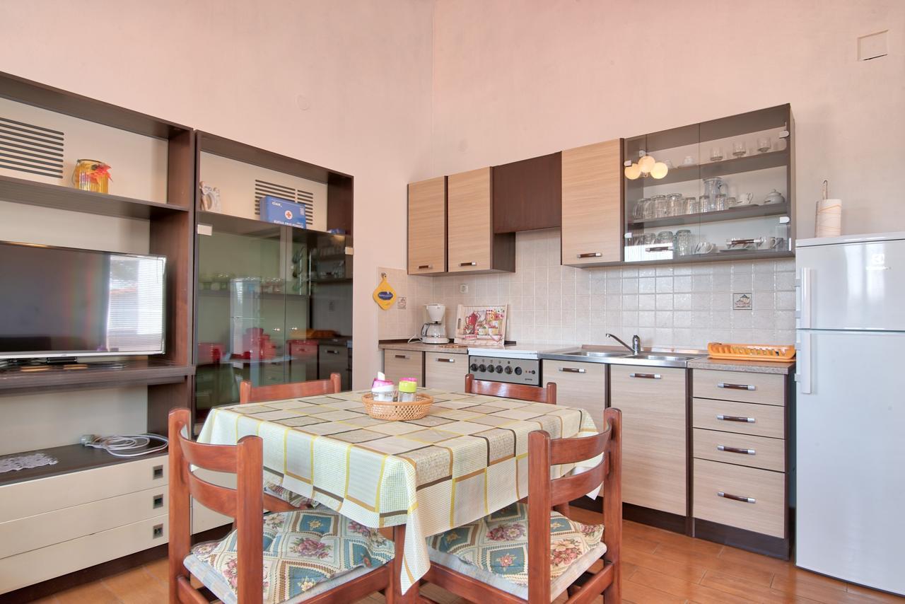 Apartment Maja Штиньян Экстерьер фото