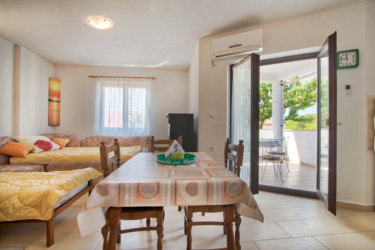 Apartment Maja Штиньян Экстерьер фото