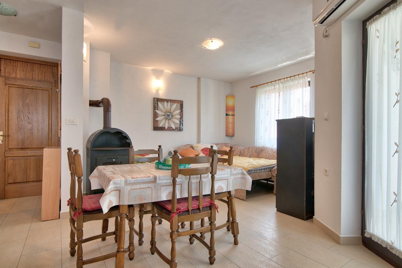 Apartment Maja Штиньян Экстерьер фото